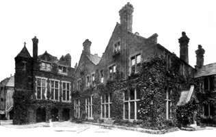 Toynbee Hall 1902, founded 1884